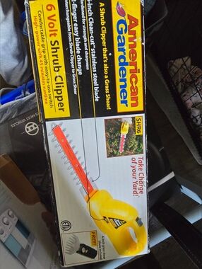 Yellow 6-Volt Shrub Clipper